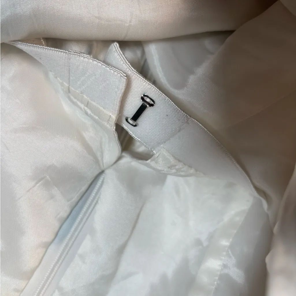 LOFT Strapless Dress with Vibrant Floral Design - Image 3