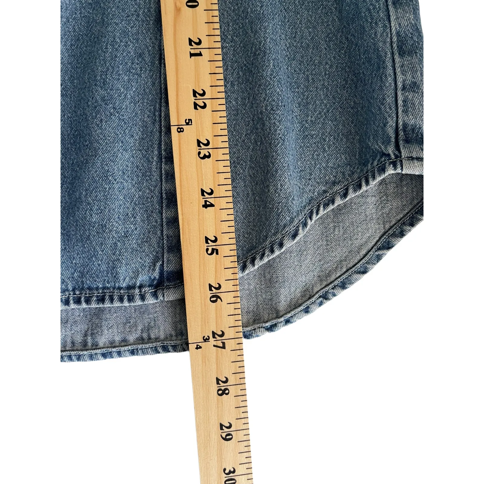 Stuido West Vintage 90s Size Medium Emboridered Floral Denim Button Up Shirt - Image 8