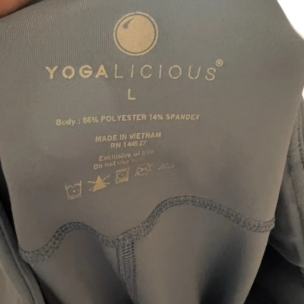 Yogalicious Cropped‎ Pants - Image 5