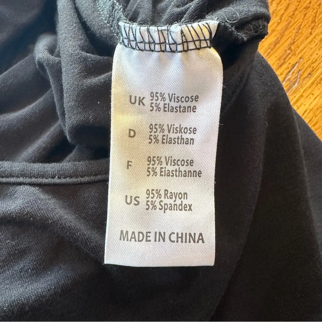 Black soft jumpsuit with pockets and keyhole back closure Size Large - Image 16