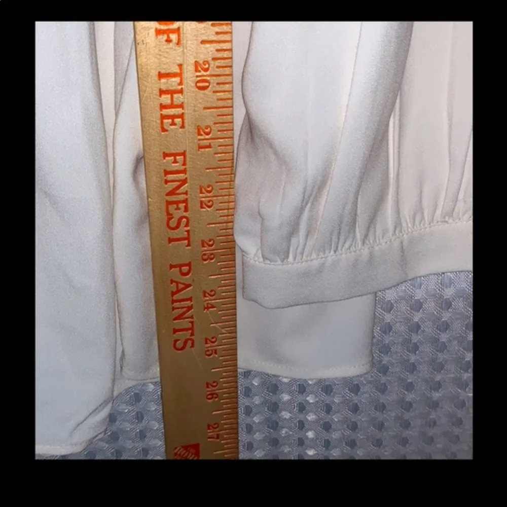 NWT LOFT Outlet Ivory Criss Cross Top - Image 4