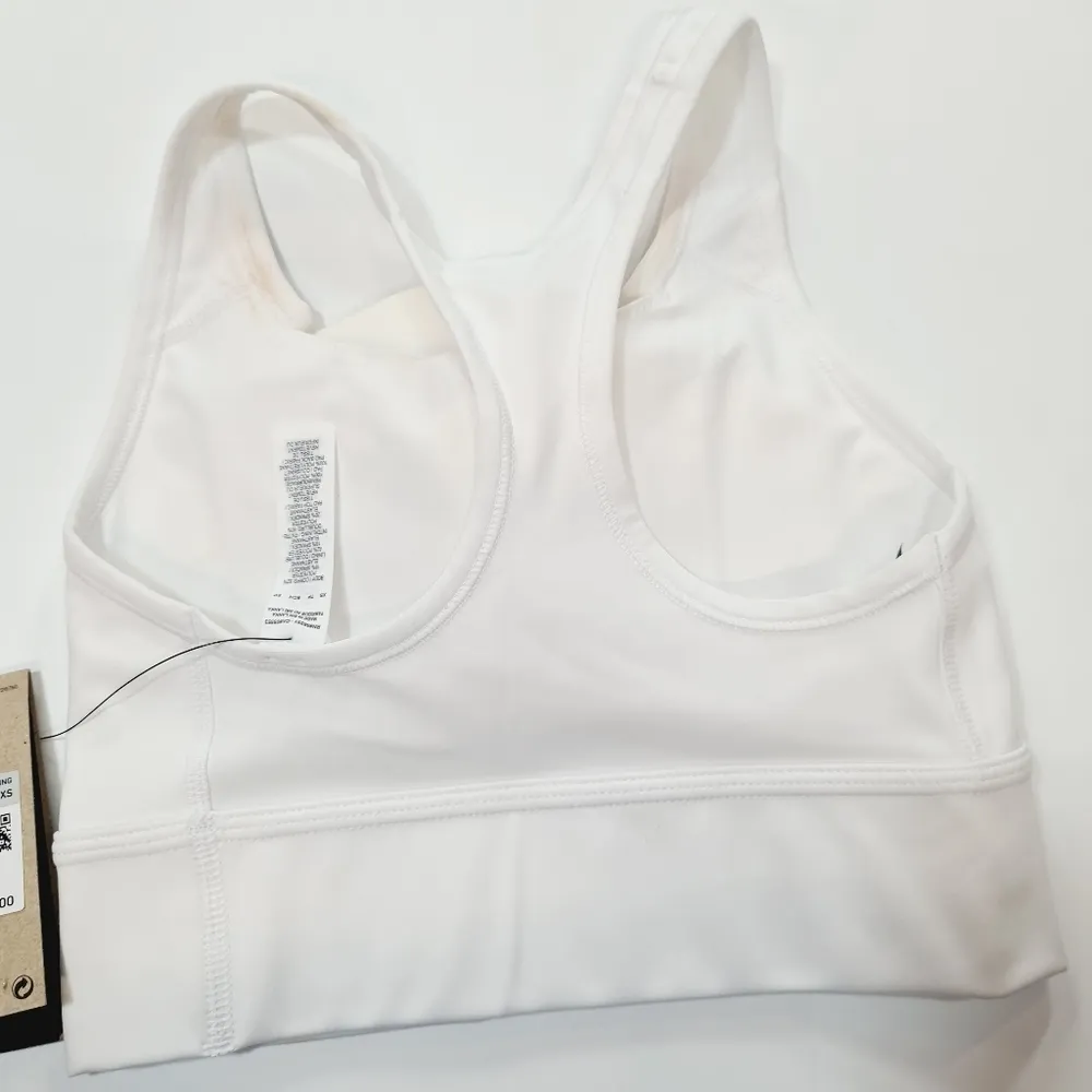 Nike Longline Sports Bra in White - Image 9