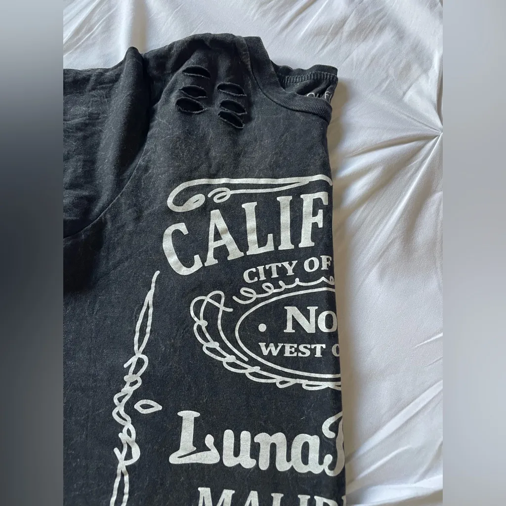 City of Angels Graphic Tee - Image 4