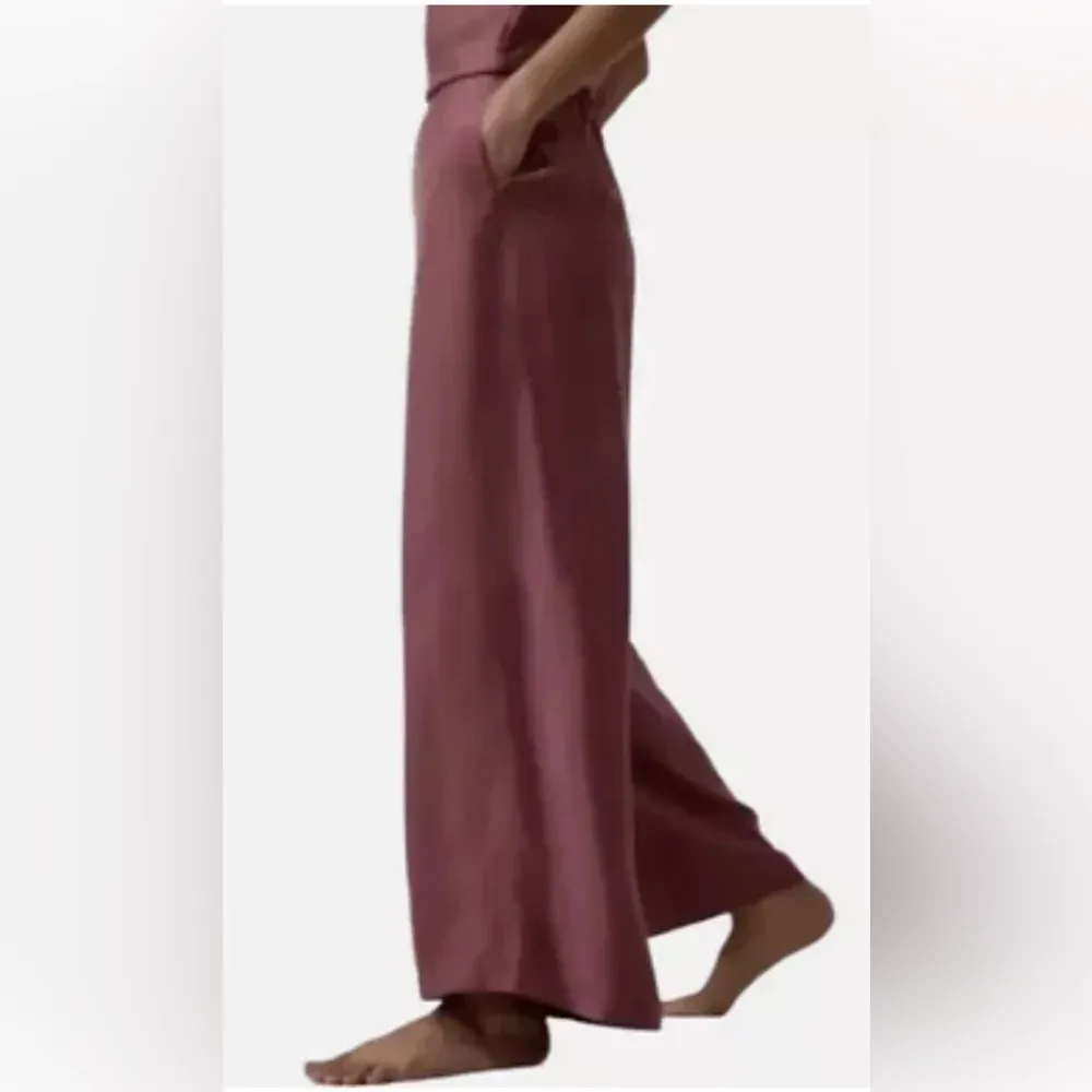 Athleta NWT Satin Feel Like Pink Wide-Leg Pants With Pockets Size S - Image 2