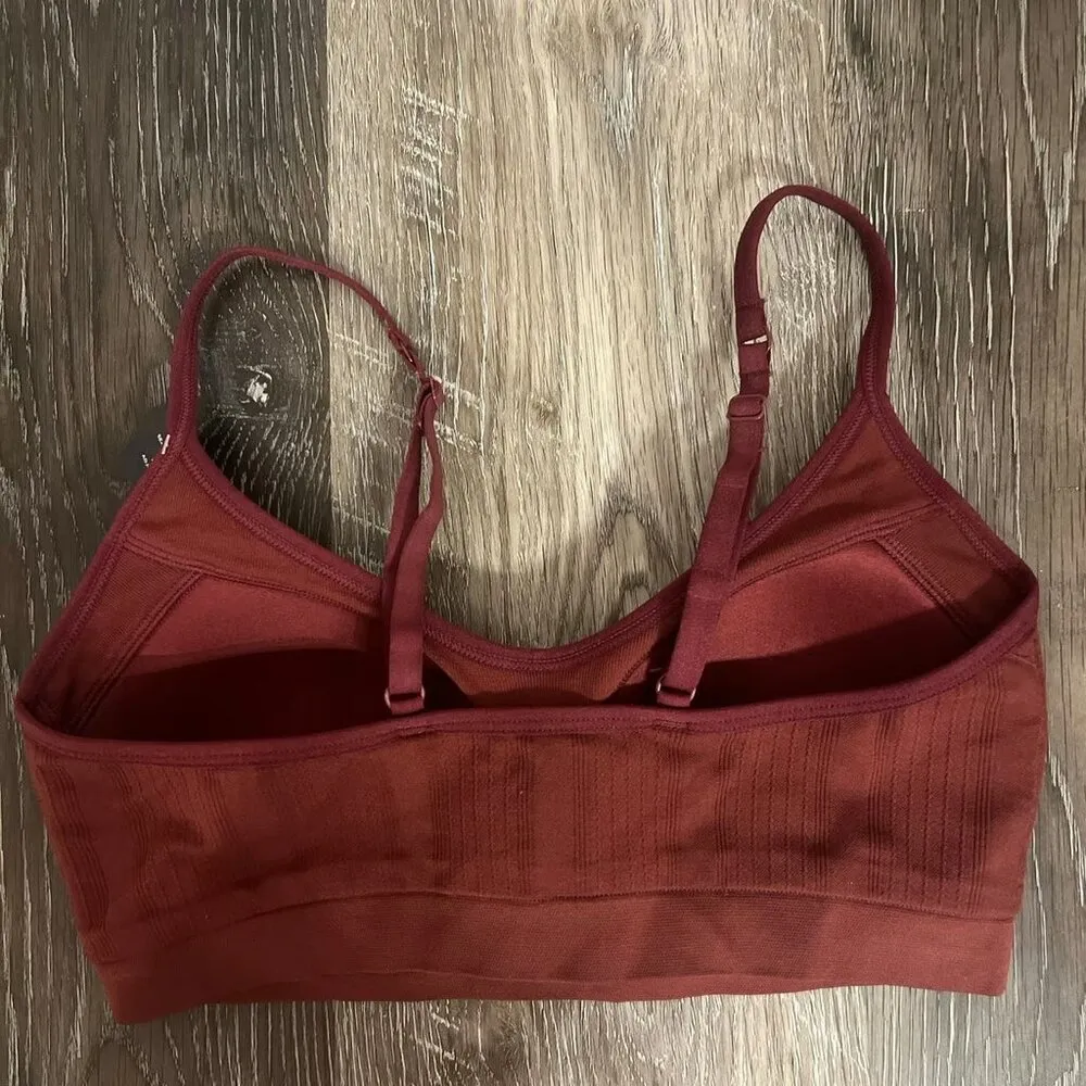 Seamless Wireless Bralette Size Medium NWT - Image 3