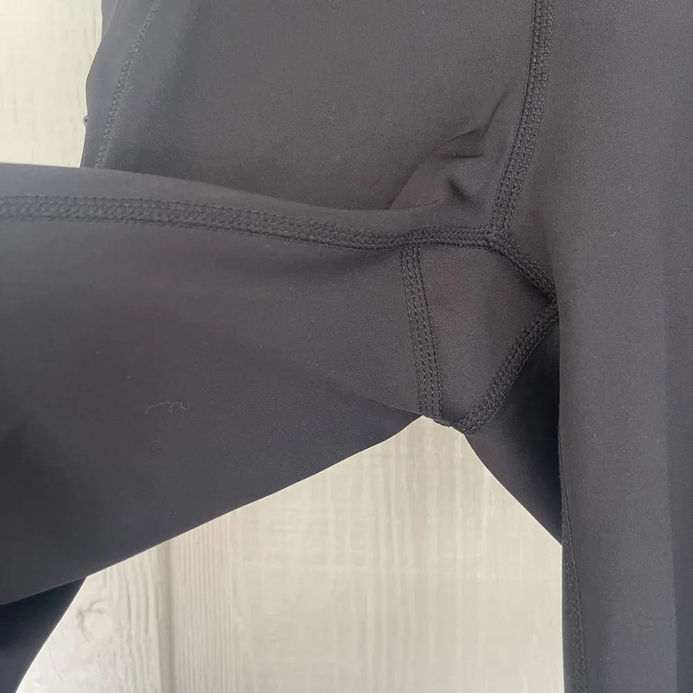 Women’s FLX Active/Outdoor Black Leggings Size XS - Image 4