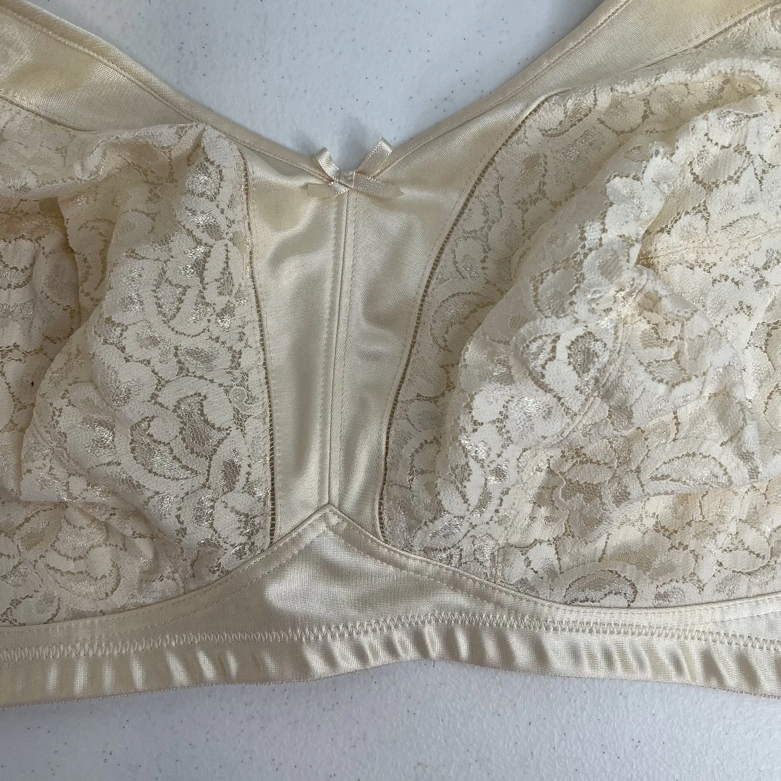 Playtex 44DD Bra 18 Hour Comfort Strap Wireless Bra Ivory 4125 Full Coverage - Image 4