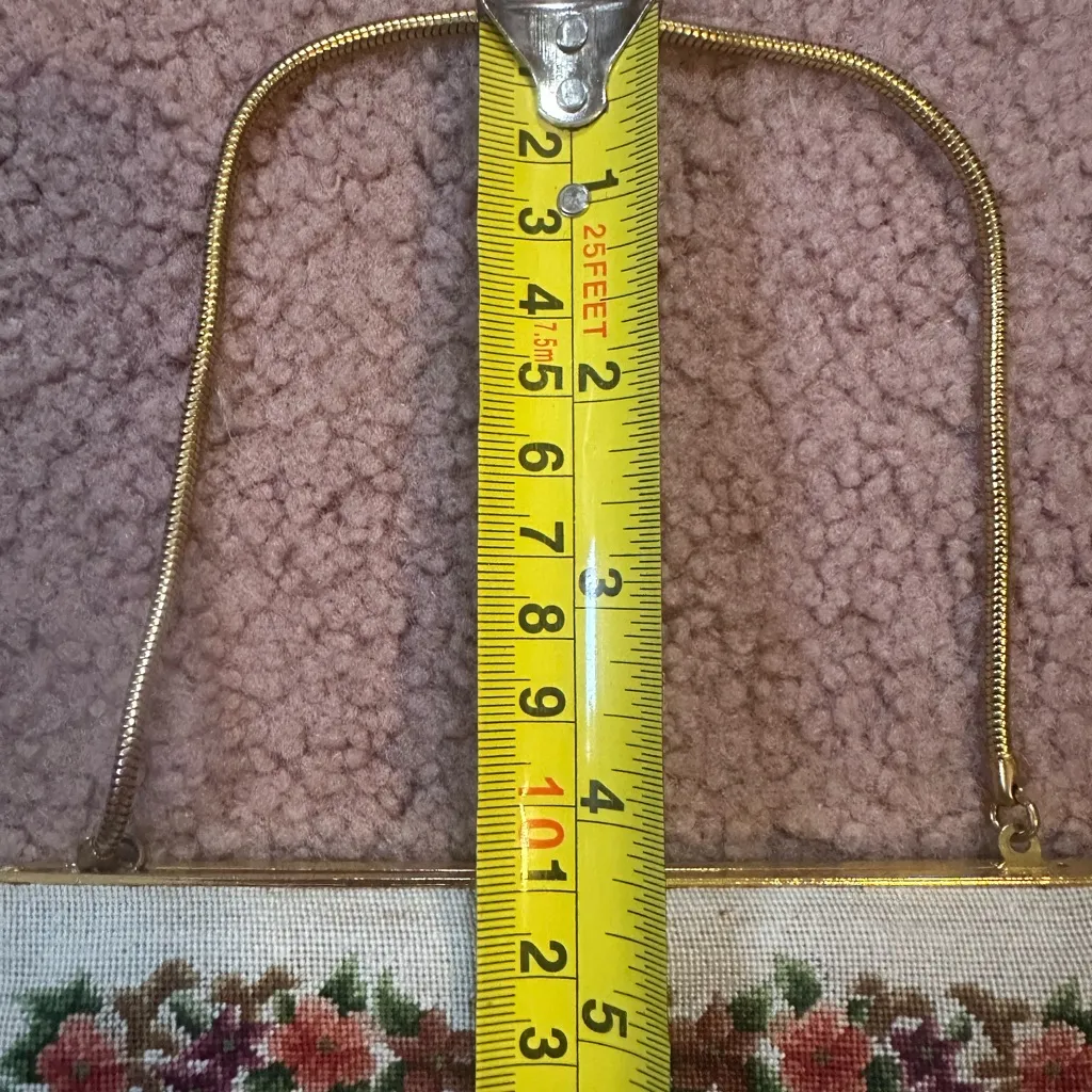 Vintage Petit Point Floral Needlepoint Purse Handmade Squeaky Clean Hong Kong Gold - Image 8