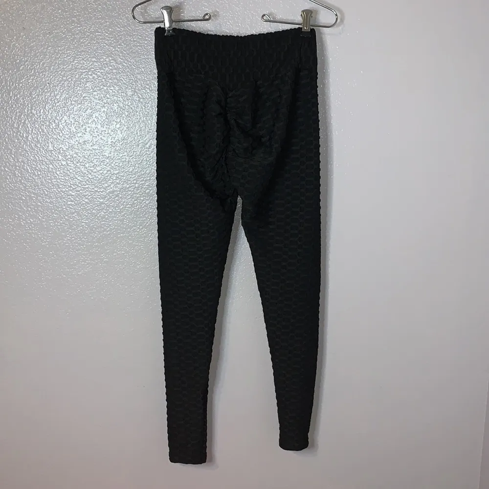 Black better butt lifting athletic spandex leggings - Image 4