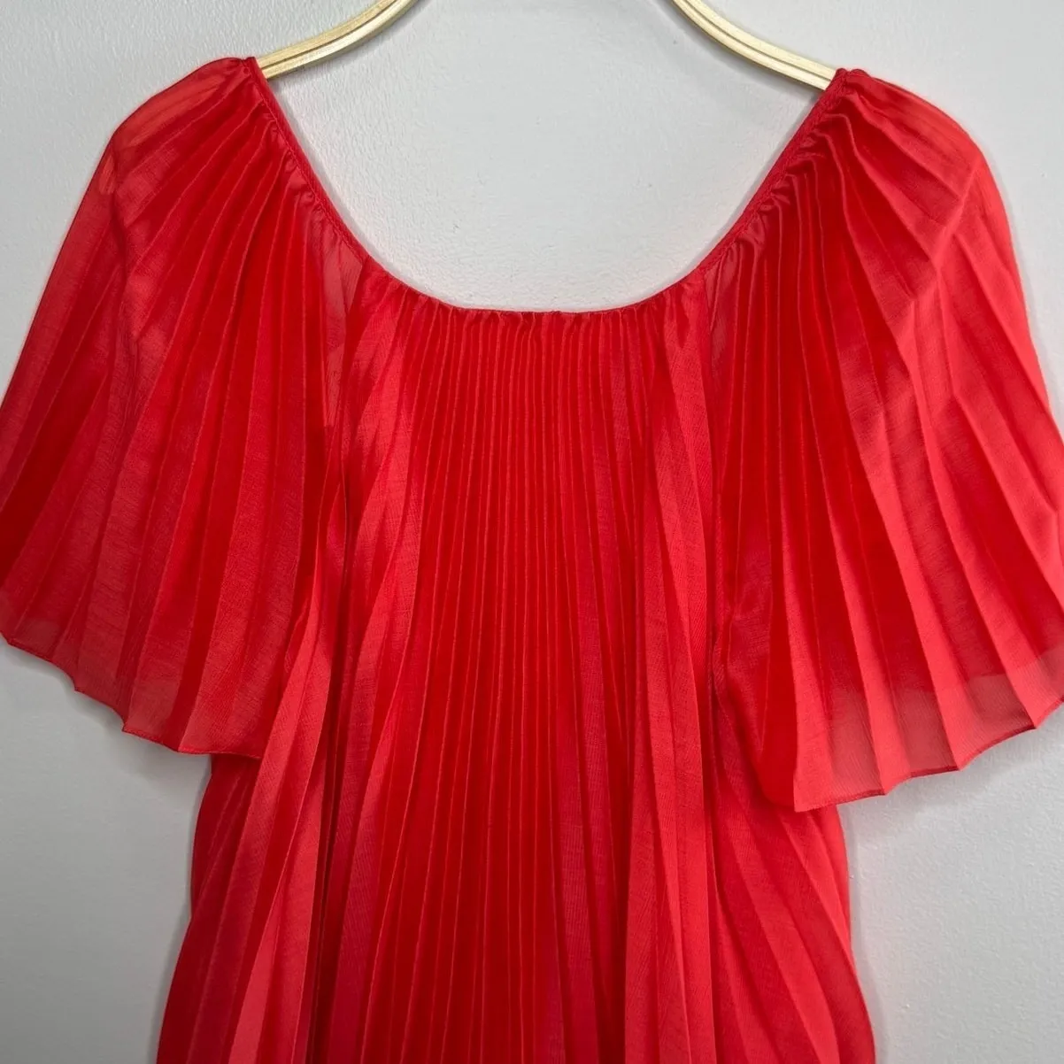 Sezane Romy Pleated Blouse Size 2 Red Flutter Sleeve Scoop Neck Feminine Elegant - Image 4