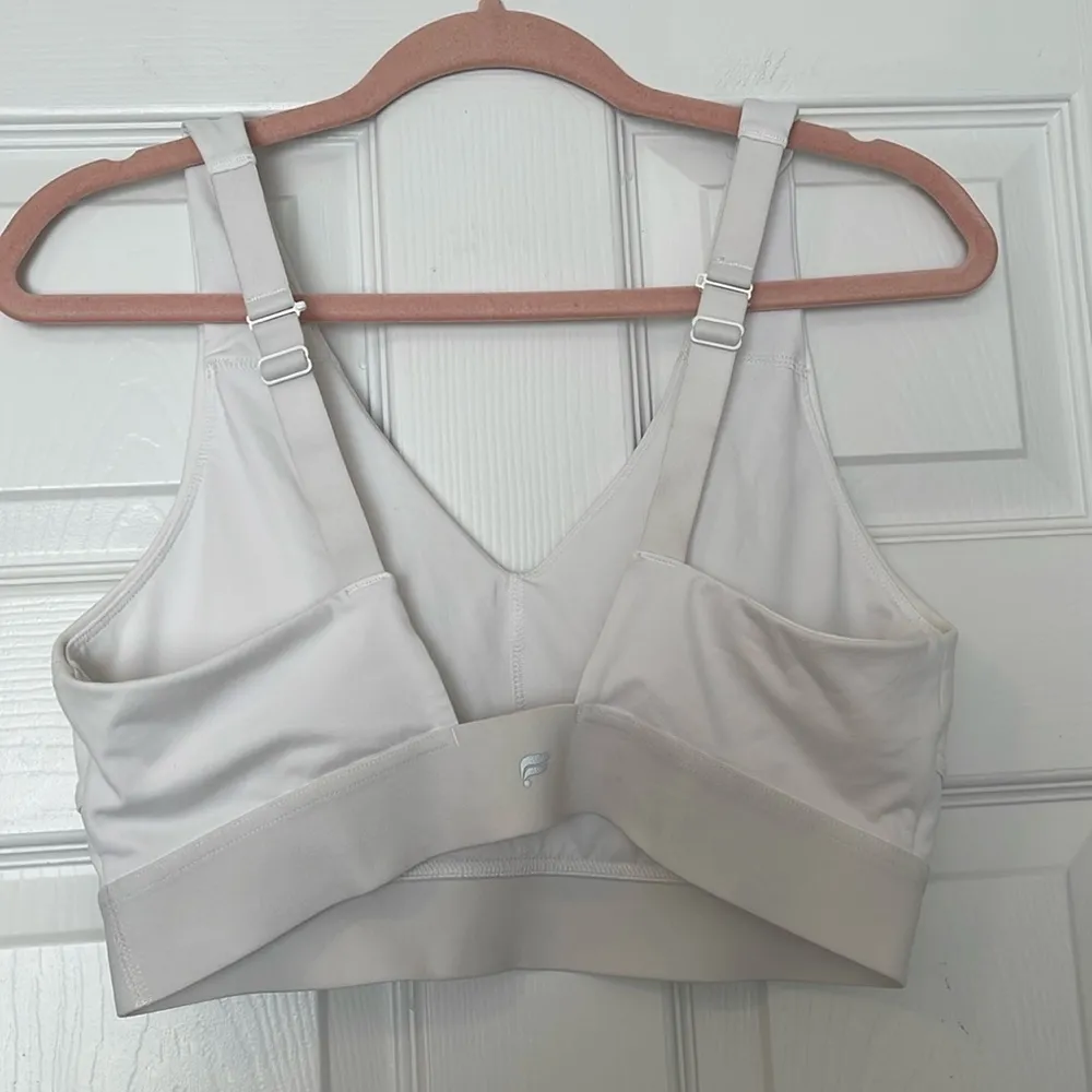 white sports bra - Image 2