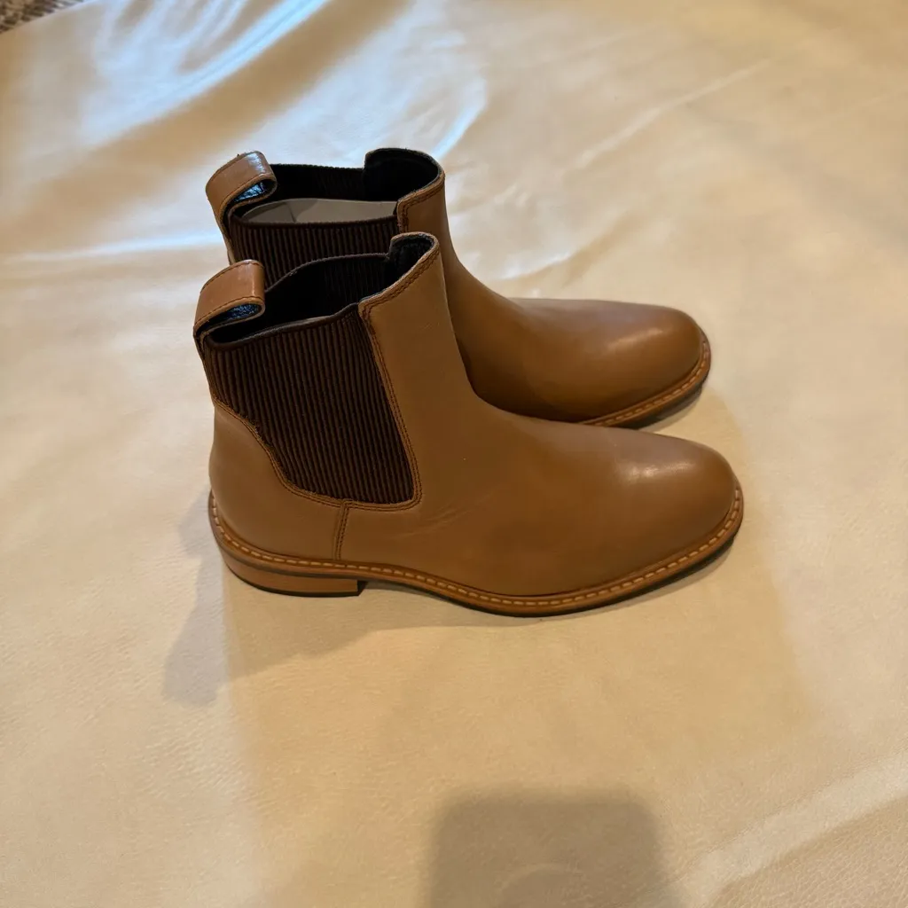 NWOT Nisolo Carmen Chelsea Size 7 - Image 2