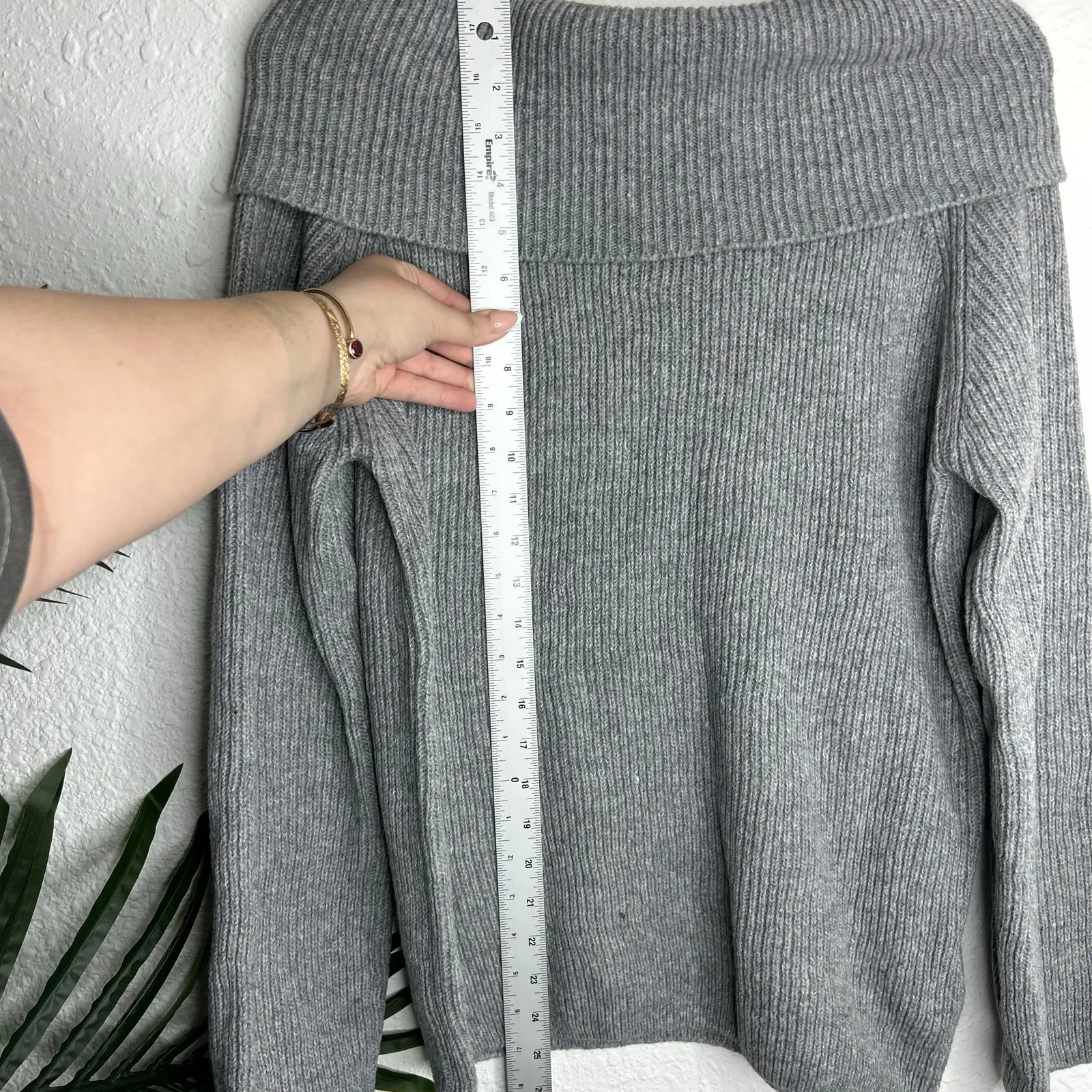 Commense Gray Oversized Overfold Off The Shoulder Knit Sweater S NWT - Image 4