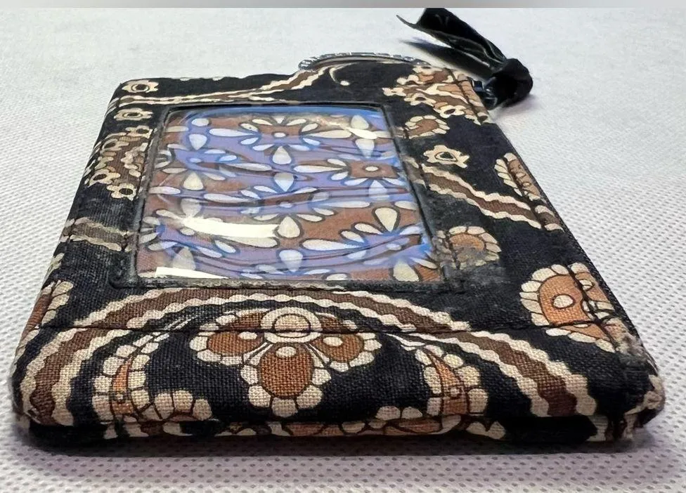 RETIRED: Vera Bradley | Ladies Caffe Latte ID coin keyring purse. - Image 11