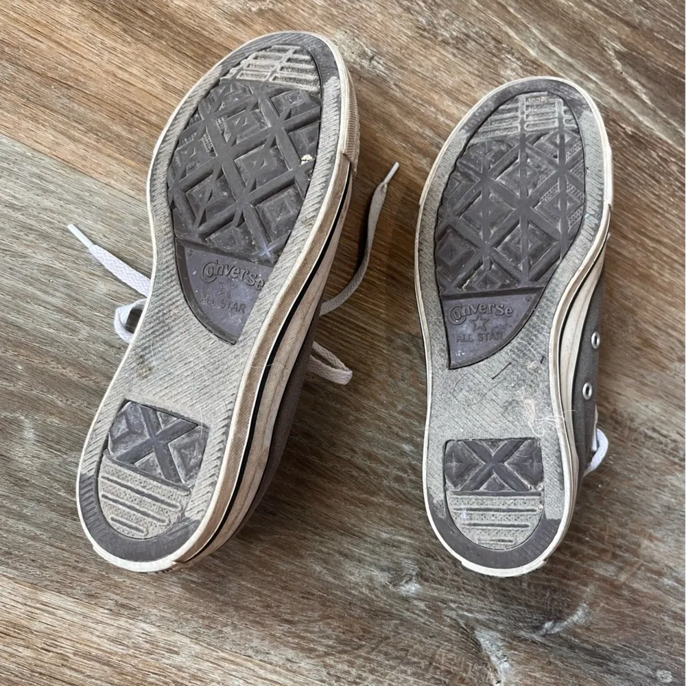 Grey Low Top All Star Chuck Taylor Converse Women’s 7 - Image 7