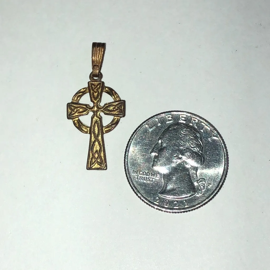 Elegant Aged Gold Tone Celtic Cross Pendant - Image 3