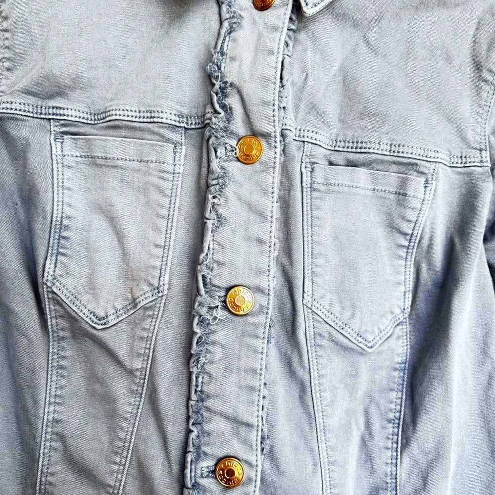 Chico's Ruffled Trim Jean 1=Medium Light Blue Jacket Button Down Feminine Fall‎ - Image 5