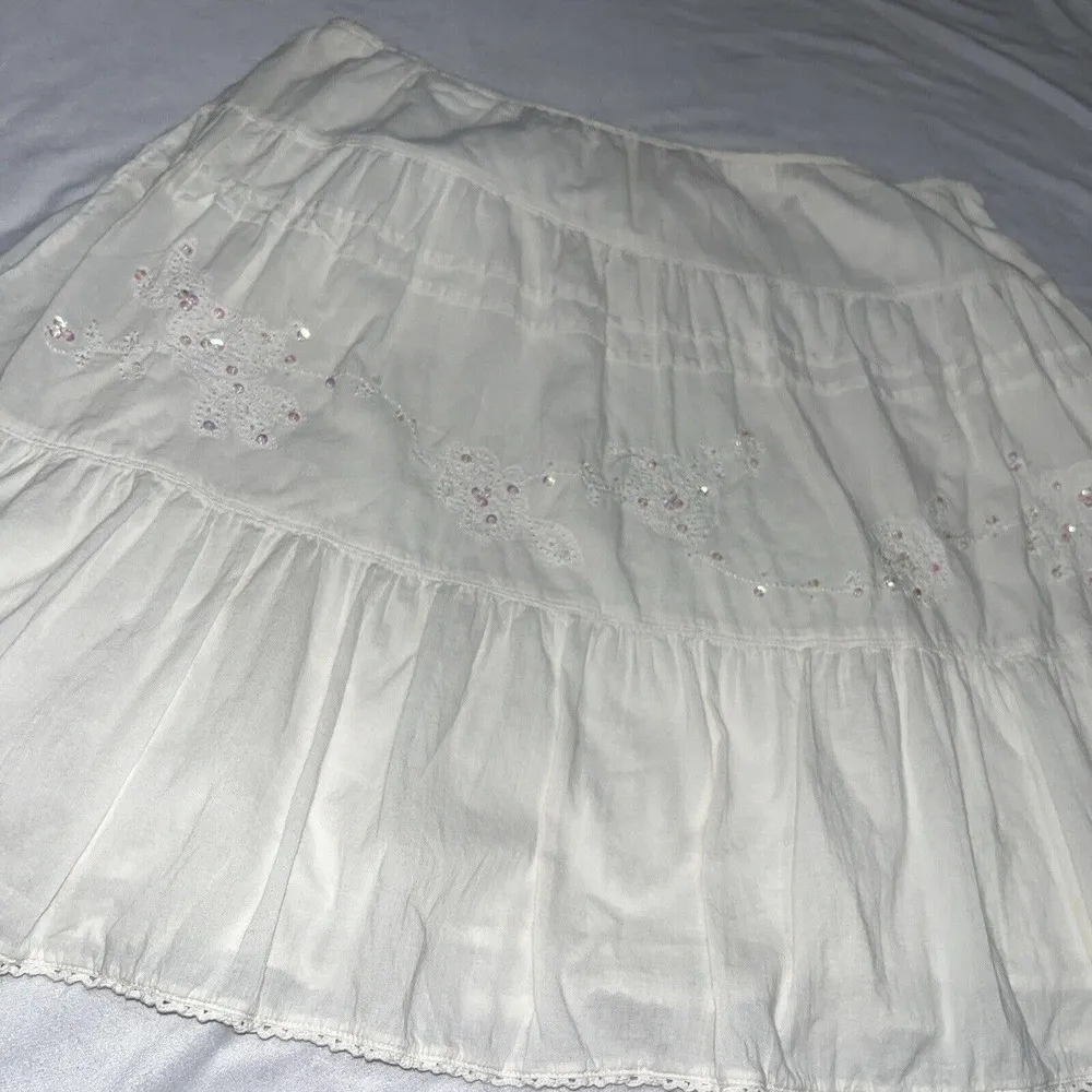 Y2K Vintage Low Rise L White Sequin Embellished Knee Length‎ Skirt - Image 2