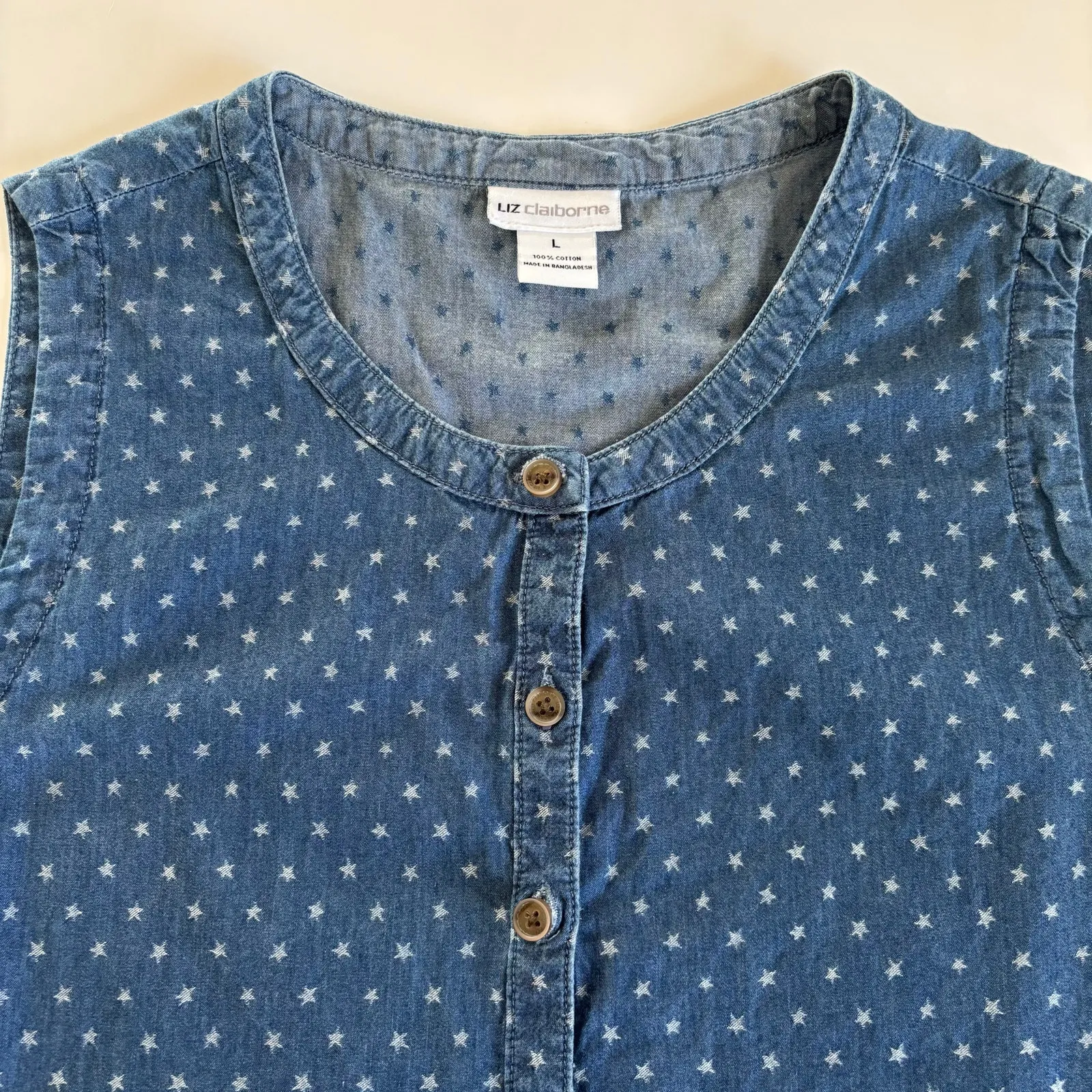 Liz Claiborne Blue Star Print Sleeveless Chambray Top Women’s Large Cotton - Image 3
