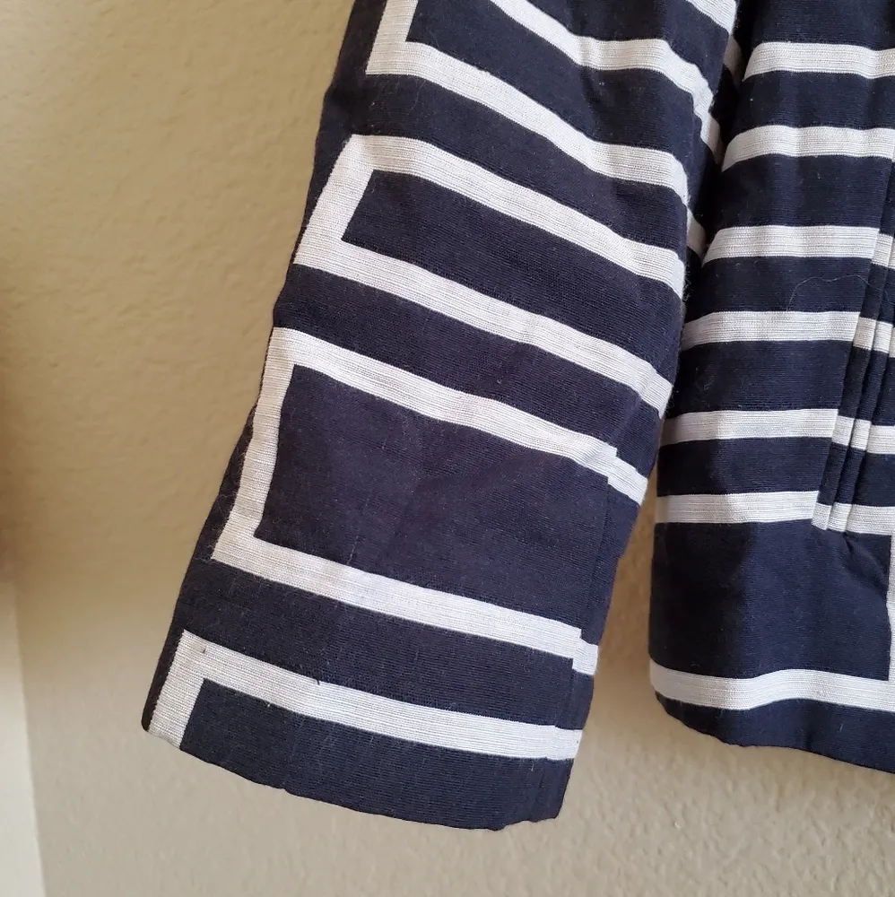 PETER NYGARD blue and white blazer sz 4 petite - Image 5