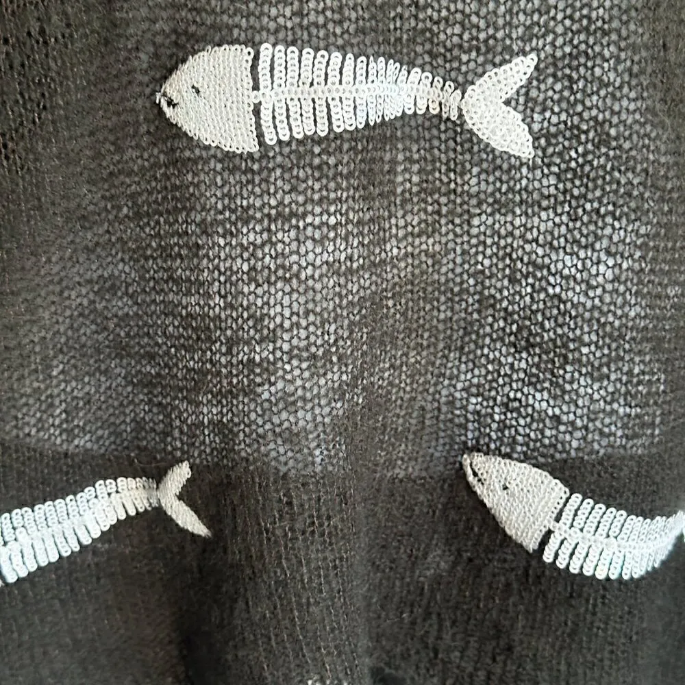 EUC - Wildfox Dinner V-Neck Sweater Sequin Fish in Gray - Size  XS - Image 7