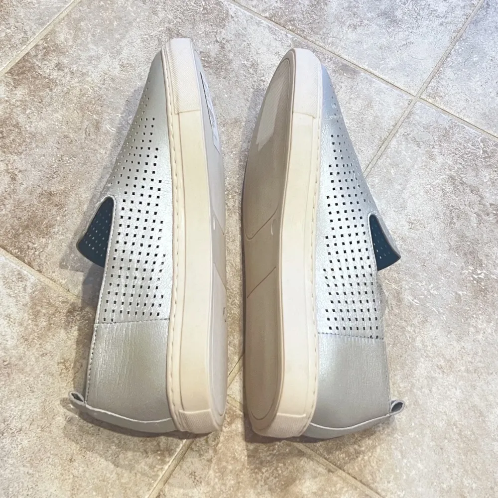 🆕 Hush Puppies Manda perforated leather slip on sneakers flats silver si… - Image 5