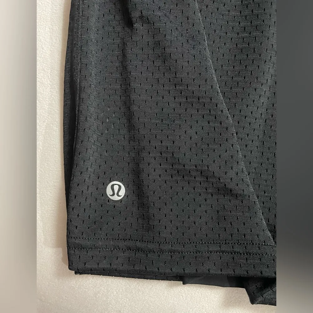 NWT Lululemon Relaxed Fit Mesh Training 8” Shorts Pockets Black Size 2 - Image 9