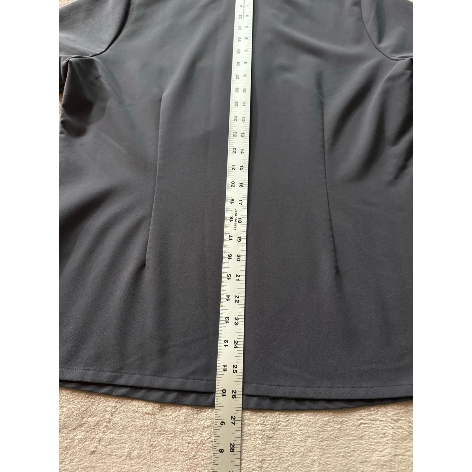 FIGS Women's Technical‎ Collection Scrub Top Gray Short Sleeve Button Up Sz L - Image 7