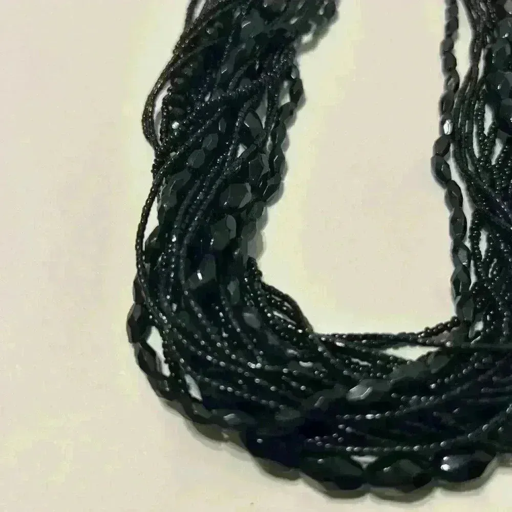 Statement Piece Multi-layered beaded chocked necklace - Image 5