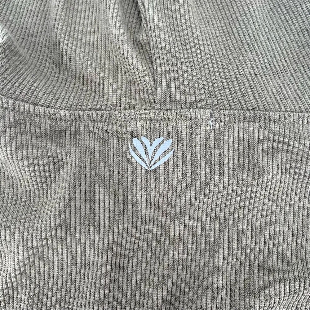 Forever 21 Olive Green Hooded ribbed Sweatshirt Size Small‎ - Image 6