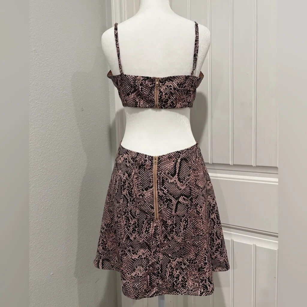 Superdown Blush Pink Snake Print Dress Size L - Image 2