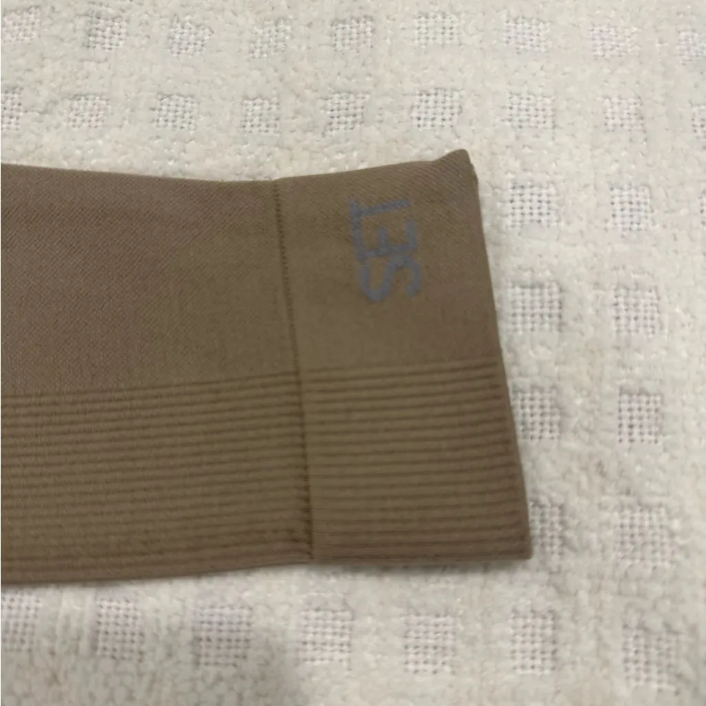 SET Active Sculptflex Leggings, Breeze. NWT. Size M. - Image 6