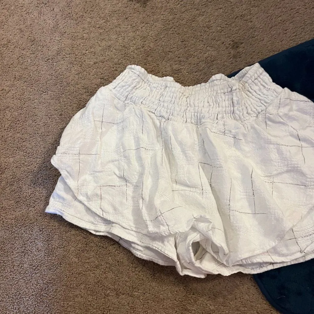 BCBGeneration white medium shorts - Image 2