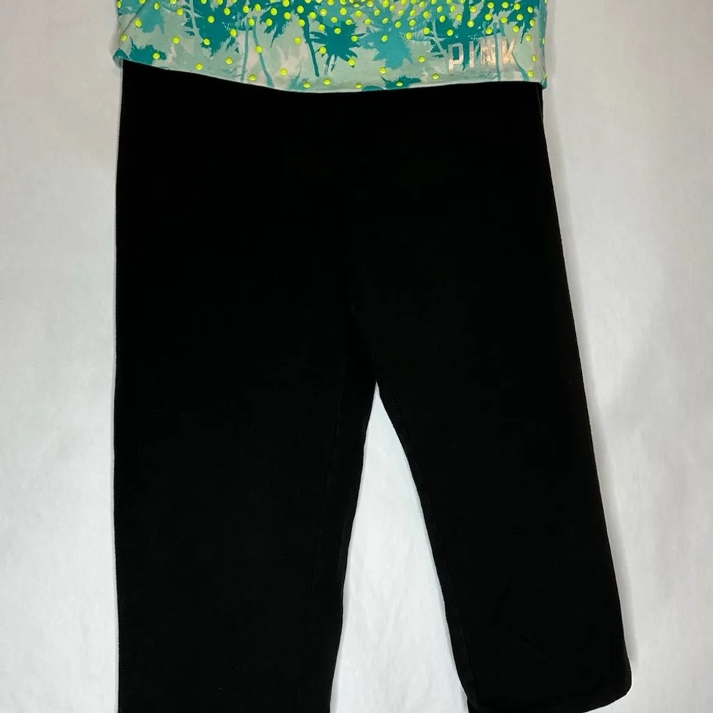 PINK Victoria's Secret Tropical Print Palm Tree Black Yoga Capri Leggings Large - Image 3