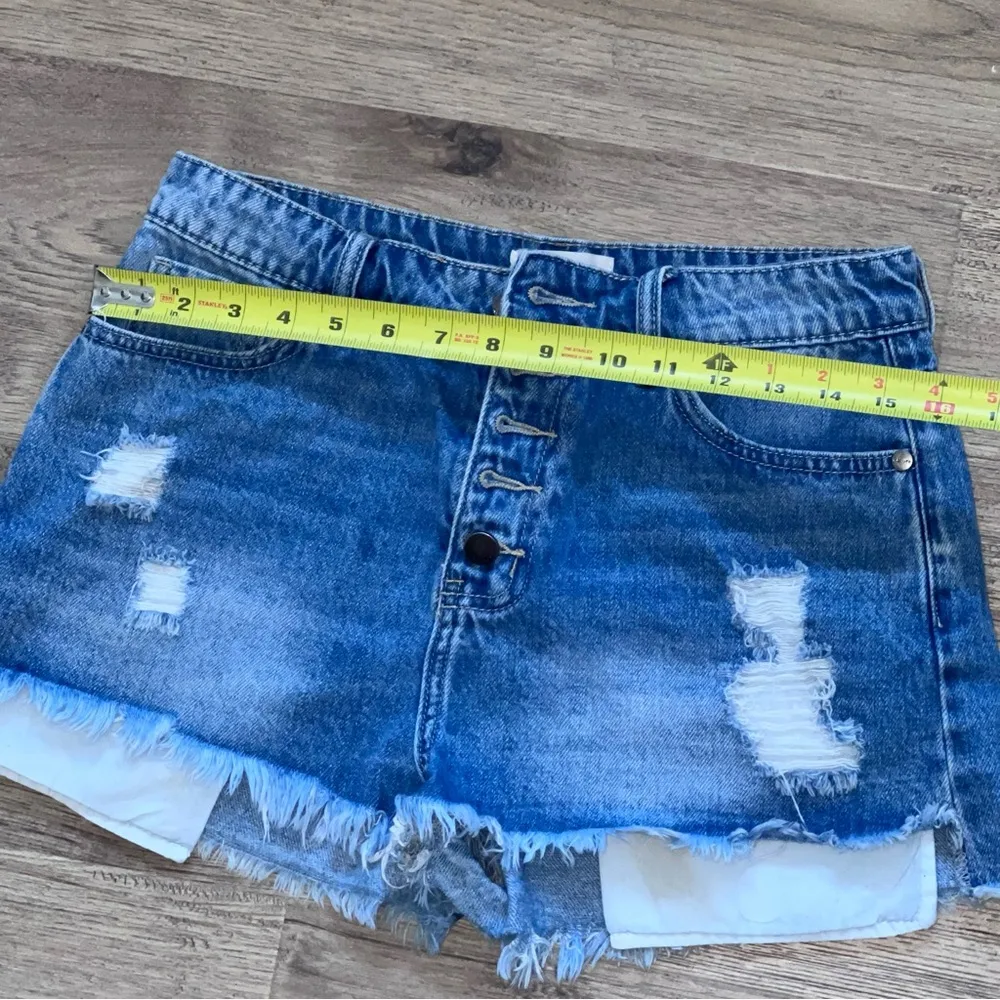 Distressed button fly High waist Natural Denim blue Jean Shorts size medium - Image 6