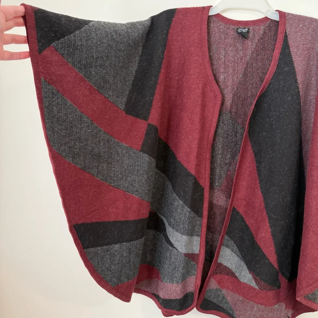 Roffe Accessories Ruana/Wrap one Size Geometric Print - Image 3