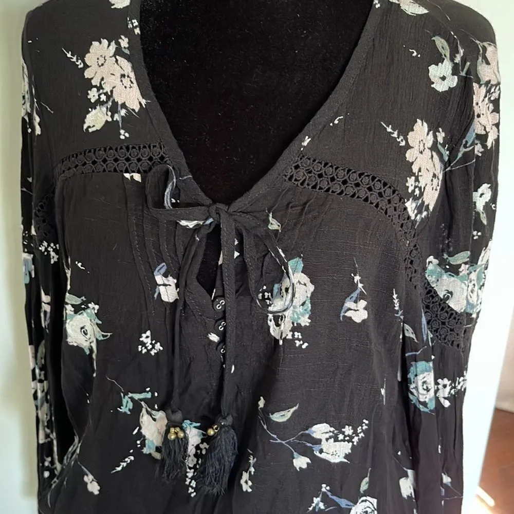 American Rag Cie Tossed Floral Print Rayon Top‎ Size Medium NWT - Image 2
