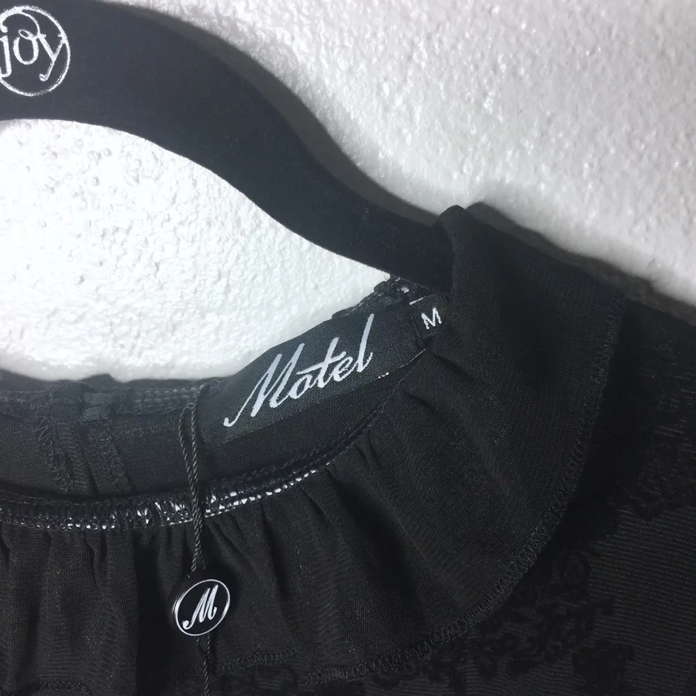 Motel Pavo Flocked Baroque Rose Sheer Blouse Size Medium - Image 5