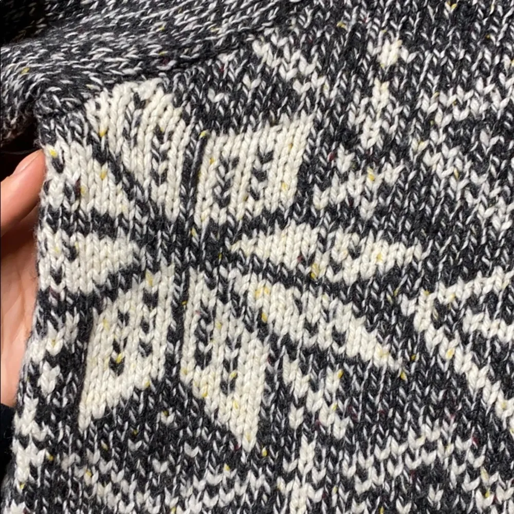 RUBY MOON GREY & WHITE WOOL BLEND CROP SWEATER - Image 4