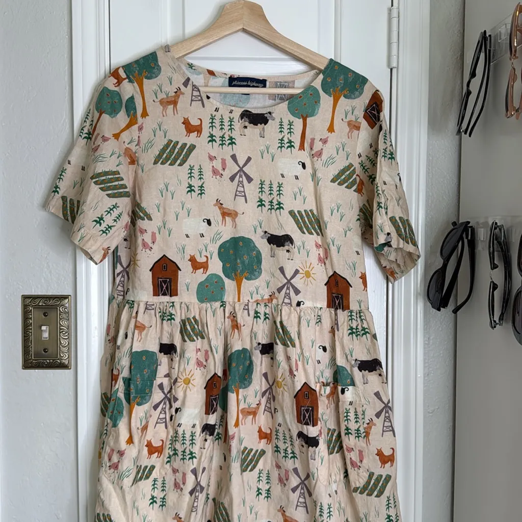 Princess Highway farm yard print dress farm animals and barn Green Size 10 - Image 5