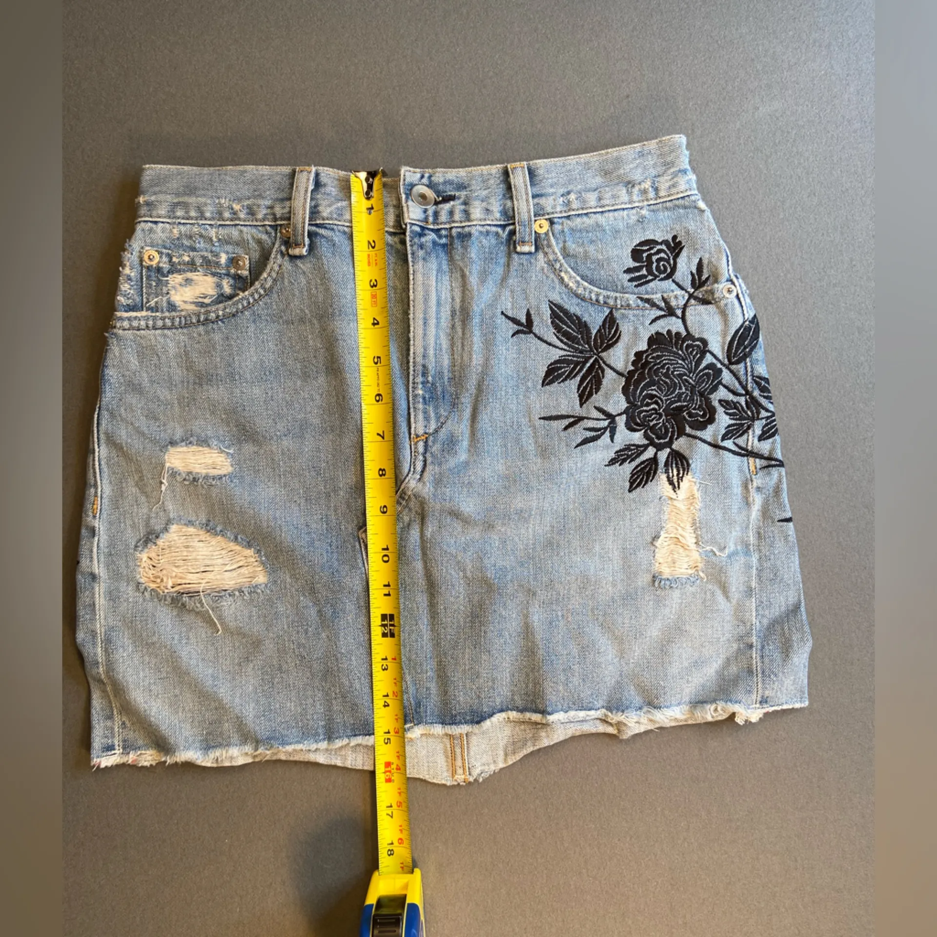 Rag & Bone/Jean Mini Skirt,‎ Denim Floral Embroidery Ramona, Size 28 - Image 5