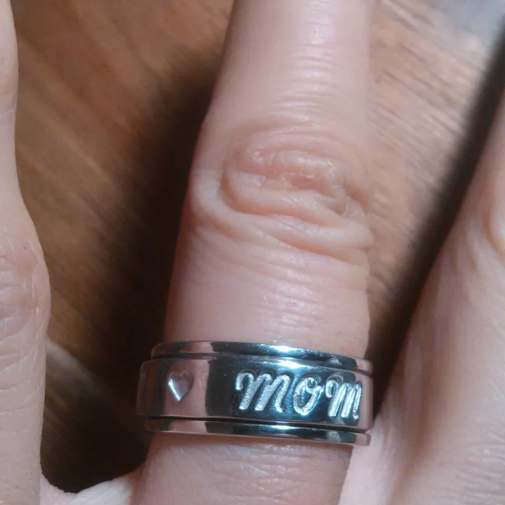 Sterling Silver "Mom" Spinner Band Ring (Size 7) - Image 8