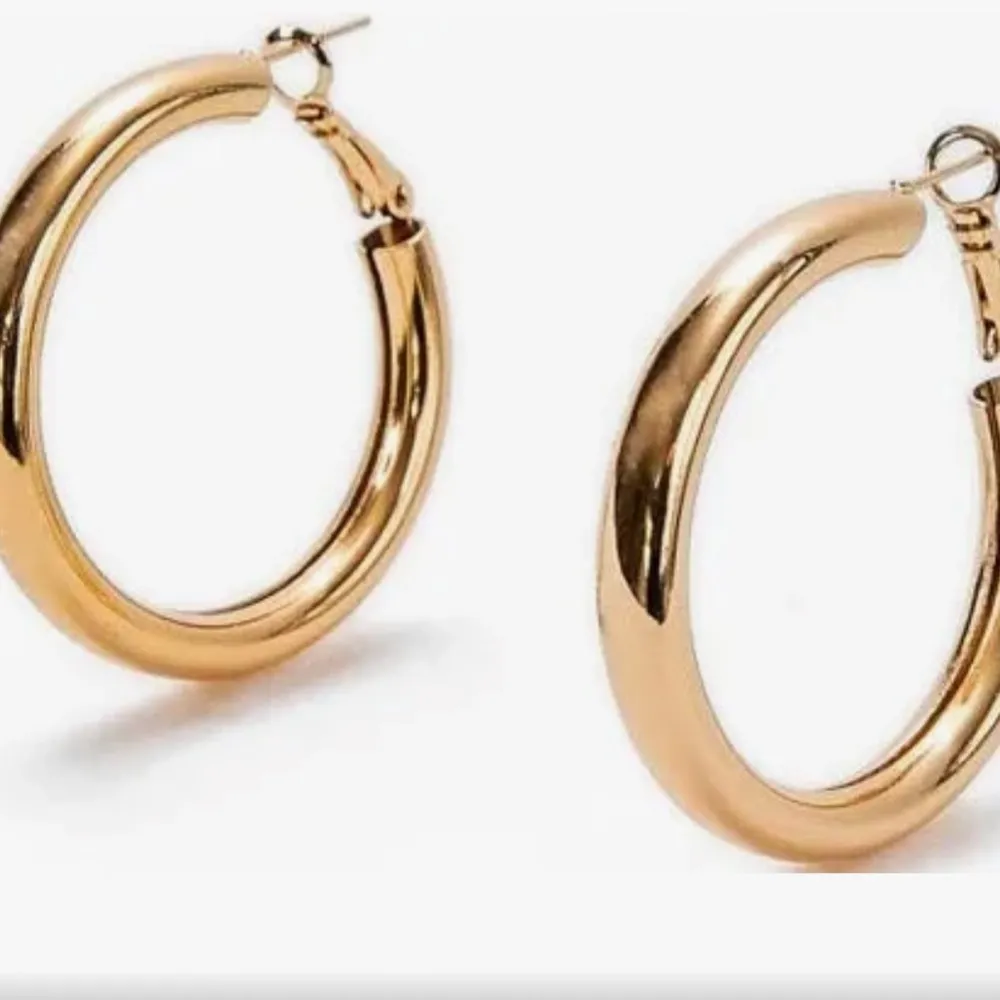 Petit Moments Gretchen gold hoop earrings NWT revolve purchased - Image 2