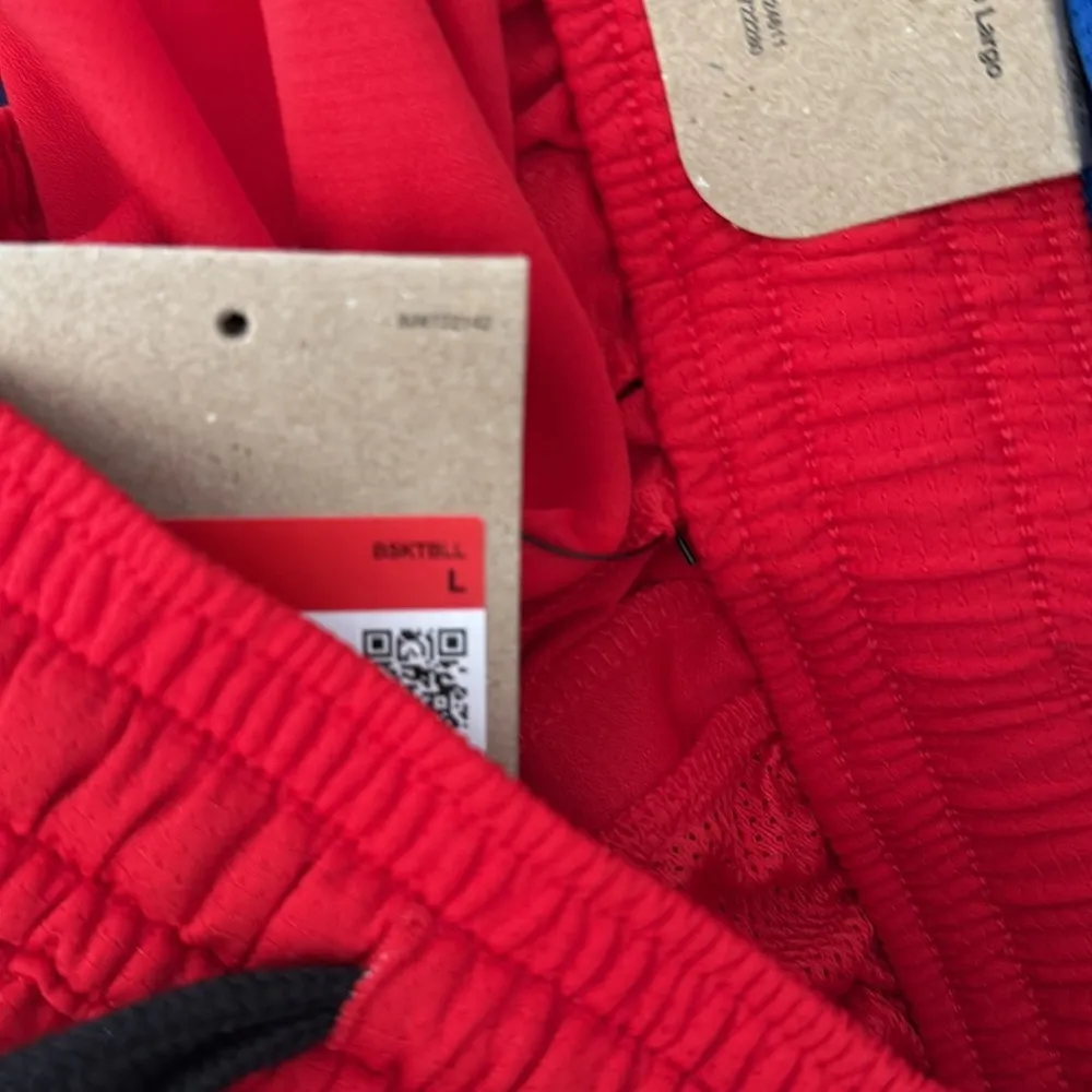 Nike  Women’s Fly Crossover Basketball Shorts Red Size L NEW - Image 8