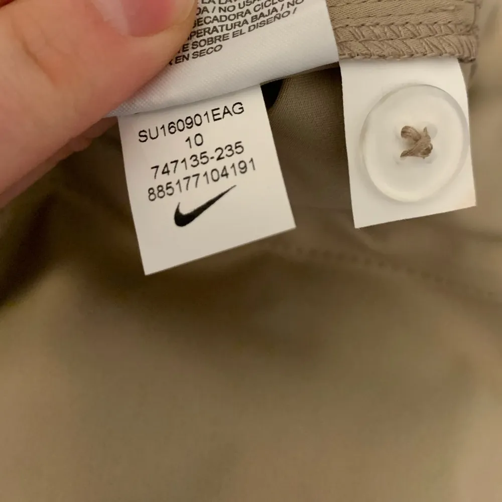 Nike Golf women’s flex short size 10 khaki - Image 5