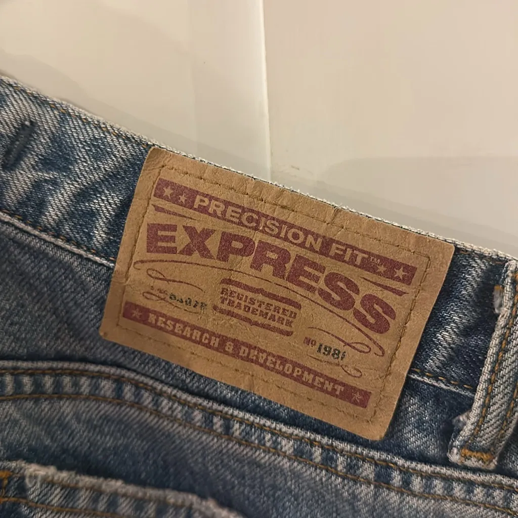 Express Precision Fit Blue Jeans
Vintage - Image 8