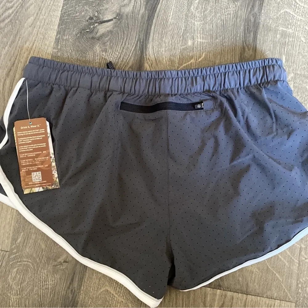 NWT Rabbit Repeats 4" Short Blackened Pearl Size Medium Gray - Image 6