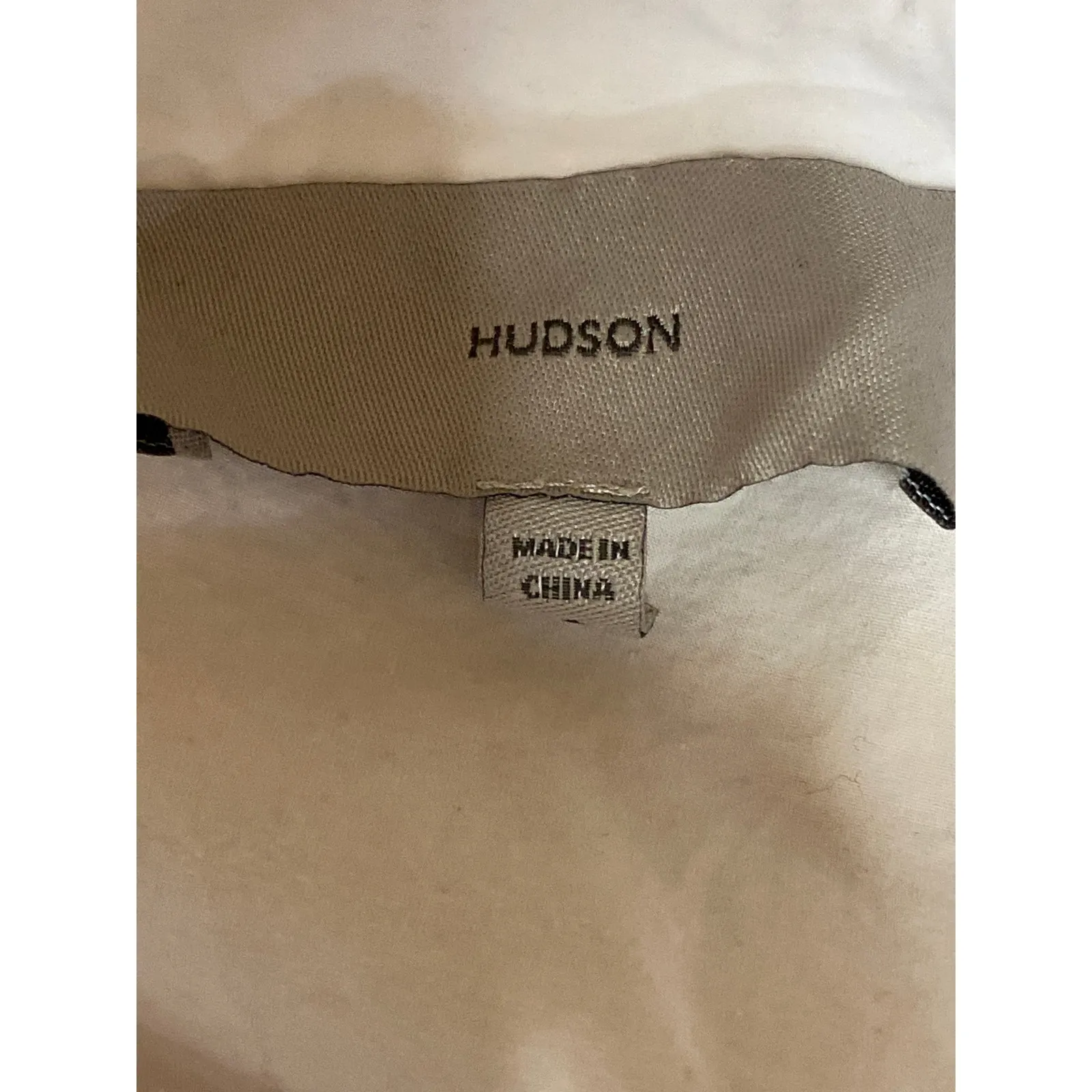 Hudson Women's White Long Sleeve Henley Button Collar Tie Hem Shirt Top Size S - Image 3