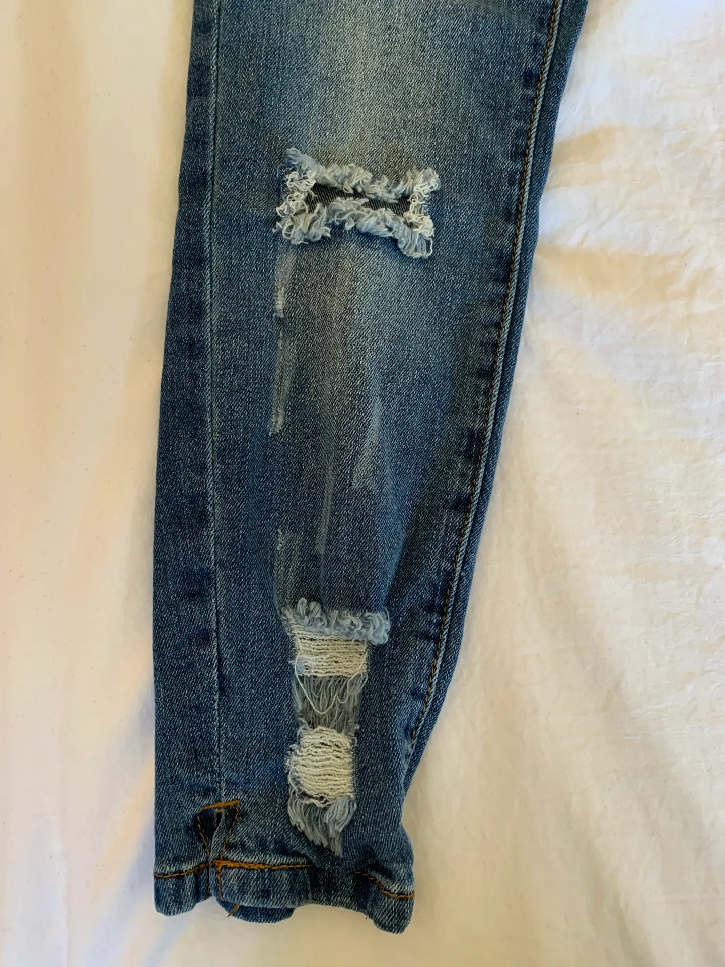 Ripped Jeans - Image 6