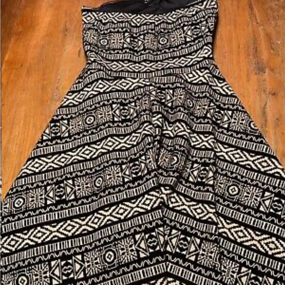 Forever 21 black nude geometric tribal Aztec fit flare strapless dress Sz S - Image 5